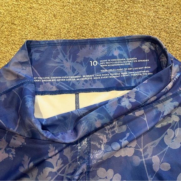 My Inner Fire - Yoga Crop Legging - Size 10 - Picture 9 of 10